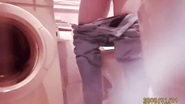 خوبصورت سنہرے بالوں والی Ashle ایڈمز Adams rammed anally پیچھے سے