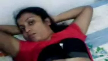 دو فٹ ماڈل Evelina عزیز اور ہی سک سک condividono