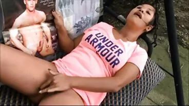 خود یہ سب bottomed ماڈل لارا J