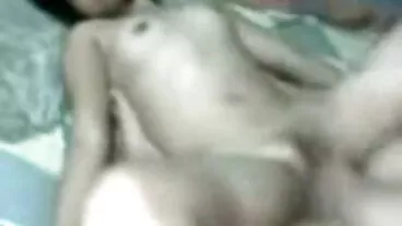 دو لوگوں کے گھروں Calv کالویرٹ اور ویانا سیاہ ایک بڑا مرگا اشتراک کریں