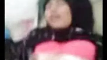 حیرت انگیز busty سنہرے بالوں والی ، علی