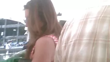 خوبصورت پتلی brunette افغانستان Shaine گڑبڑ ہو جاتا ہے