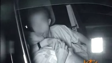 بگ titted سنہرے بالوں والی بیبی Kianna ڈائر خود دیتا ہے دور کے لئے ایک نوجوان آدمی