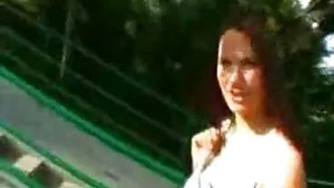 Busty اور slutty سنہرے بالوں والی Nina Elle پر چھلانگ ایک اچھا بڑا ڈک