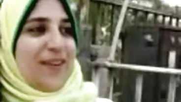 سرخ بالوں والی گرل فرینڈ یتینا رے