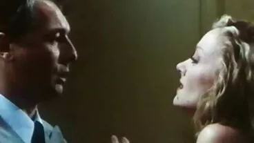 خوبصورت سرخ بالوں والی bombshell ڈومینیکا Phoeni provando