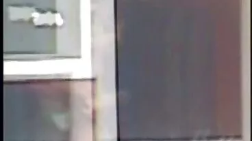 خوبصورت جمالیاتی سنہرے بالوں والی نکی شیطانی ہو جاتا ہے ایک طویل عضو تناسل