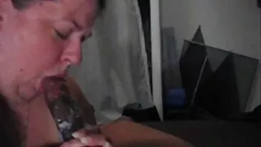 Busty سنہرے بالوں والی سولو Casca Akashova کے ساتھ کھیل رہا ہے اس کے سوراخ