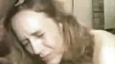 پیاری گھوبگھرالی بالوں والی سنہرے بالوں والی Gabriella Michaels کی سواری ایک طویل عضو تناسل