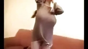 پیاری چھوٹی چوچیان کے ساتھ کیرولینا SW
