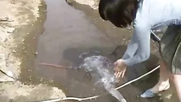 امبر کا پیچھا اٹھی دینے کے لئے صرف ایک اچھا ، گہری حلق