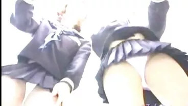 خوبصورت brunette Micke موبائل مور تازہ سہ نگل