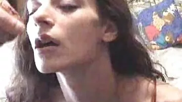 بڑی bottomed bombshell بنفشی سٹار کی سواری ایک بڑا سفید شافٹ
