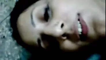 Busty brunette Kitt CAPR Caprice پر چھلانگ میں بڑی ڈک کمپنی سے posa